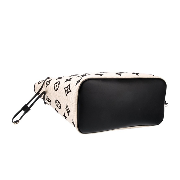 Louis Vuitton Neverful Beige Tote - Picture 13 of 14